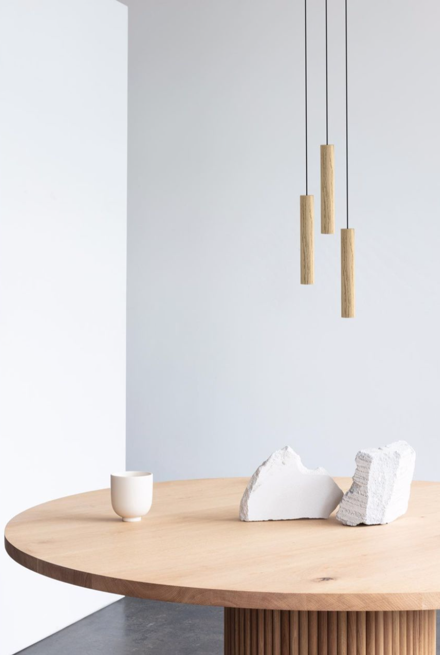 coup-de-coeur-pour-cette-lampe-design-minimaliste-en-bois